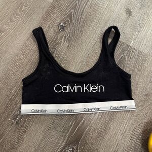 Girls large 10/12 sports bra Calvin Klein